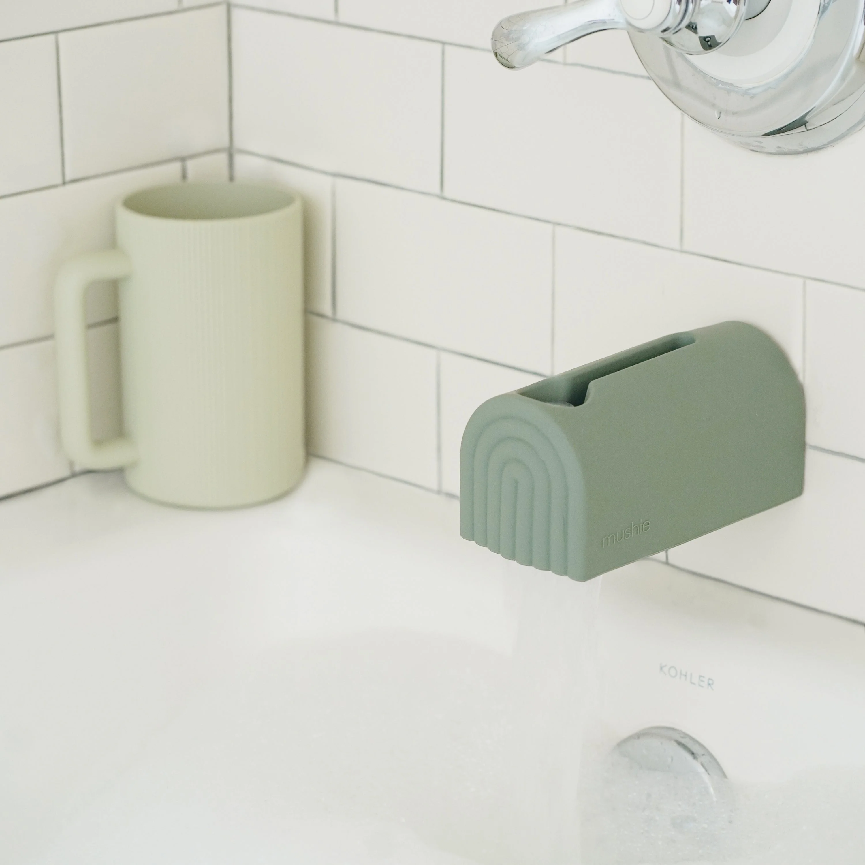 Bath Rinse Cup - Image 38