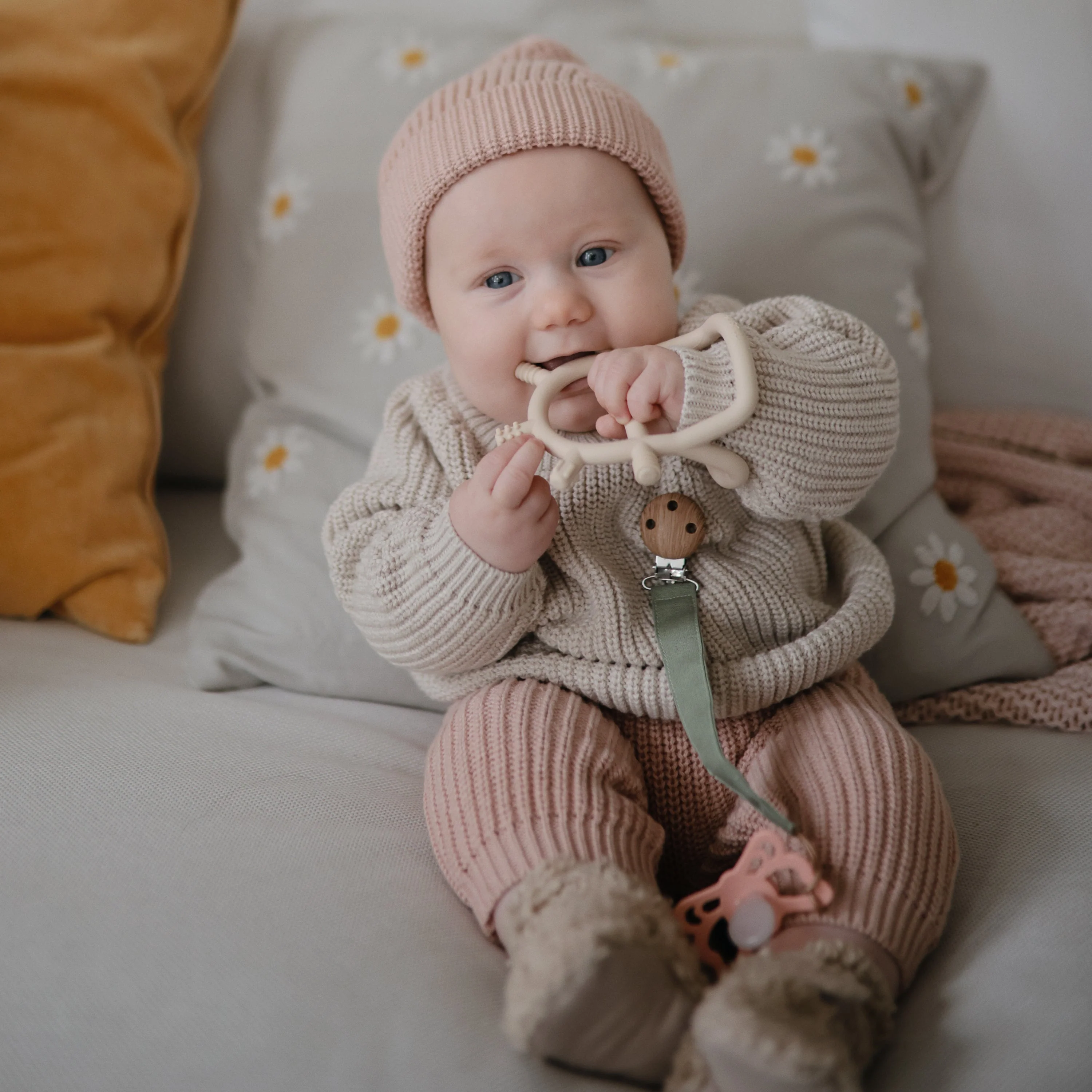 Chunky Knit Sweater - Image 25