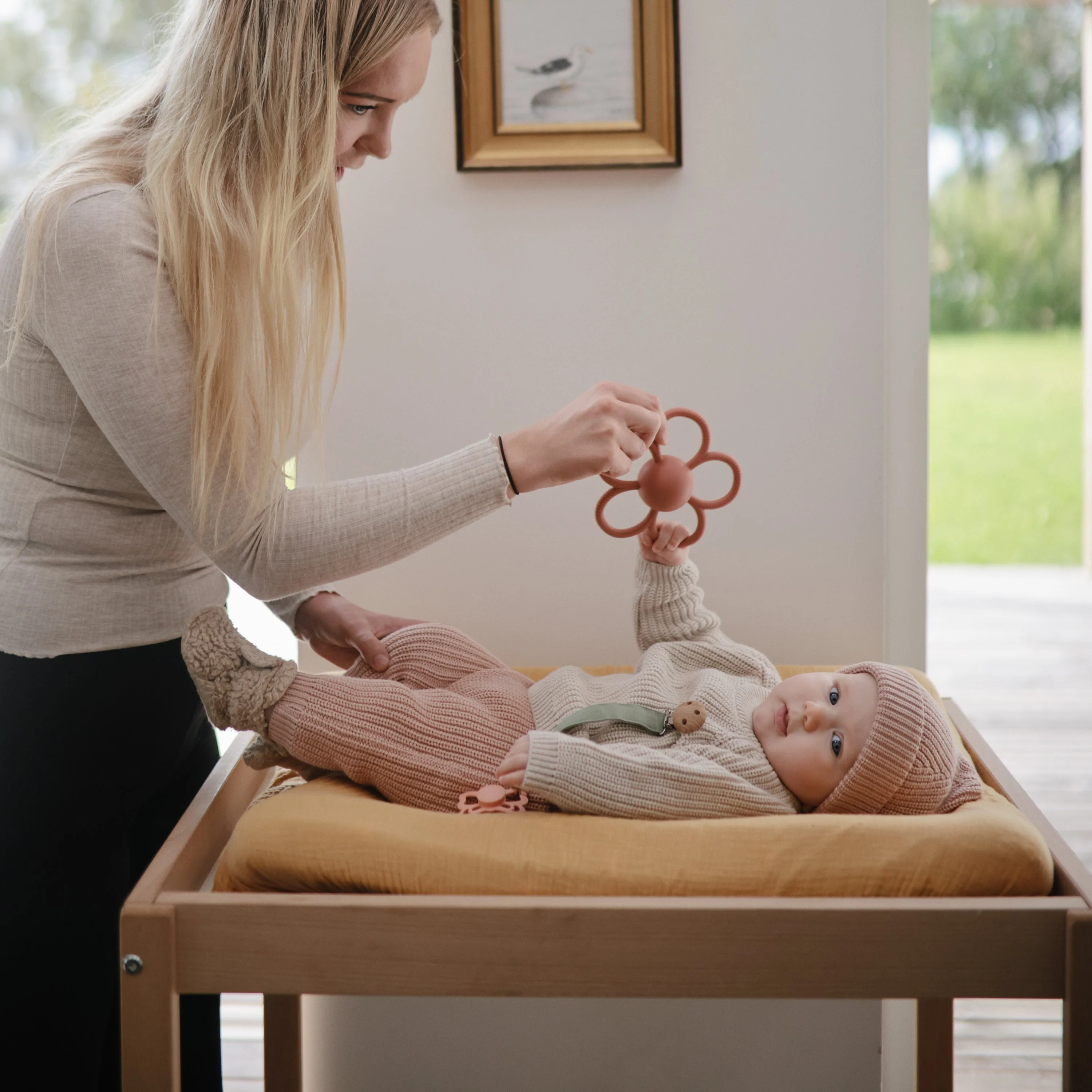 Daisy Rattle Teether - Image 7