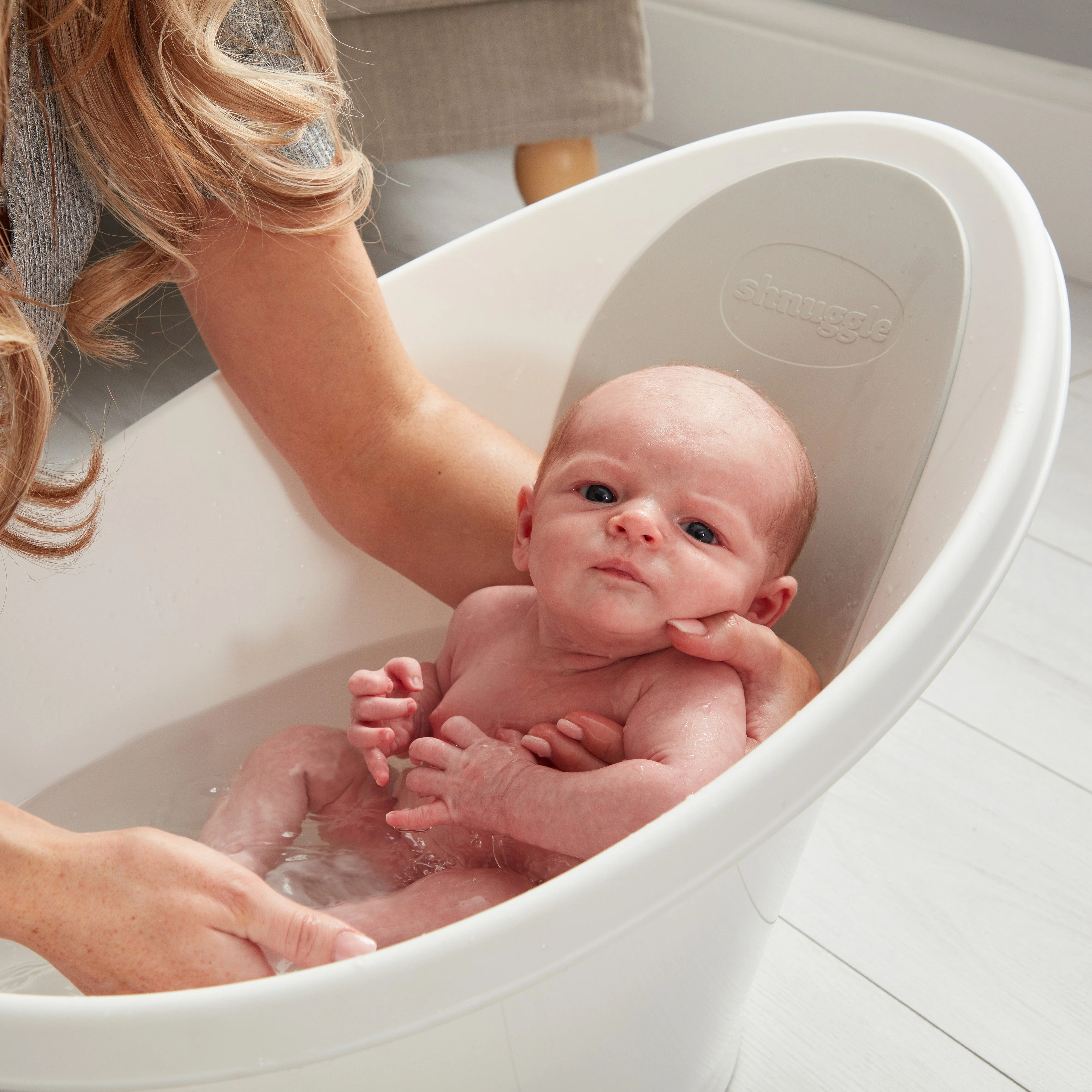 Newborn Bath Essentials Bundle | Baby Bath with Support Bump, Soft Backrest & Rinse Jug | Safe & Stylish Bathtime Set - Image 4
